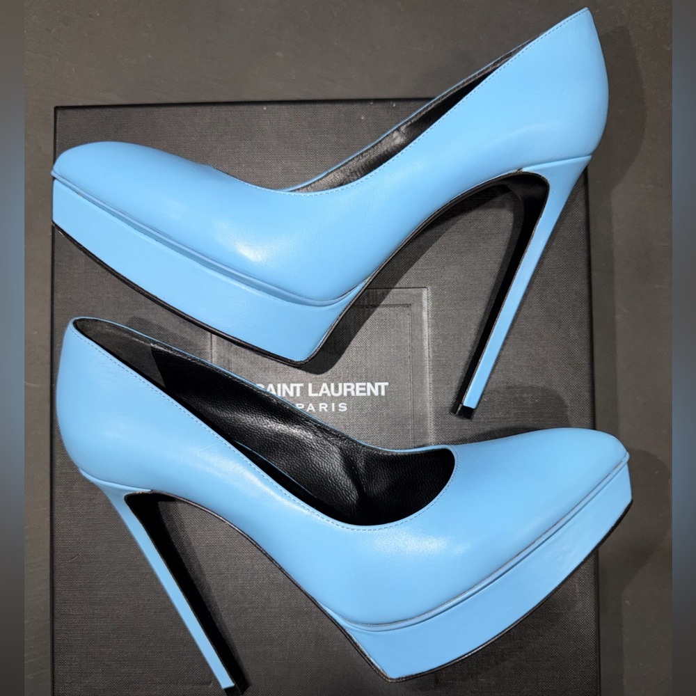Saint Laurent Janis Pump (Glacier)
